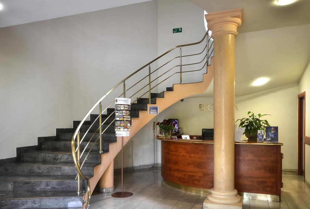 Hotel Calisia Каліш Екстер'єр фото