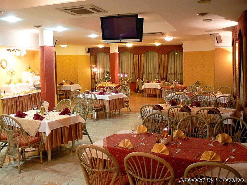 Hotel Calisia Каліш Ресторан фото